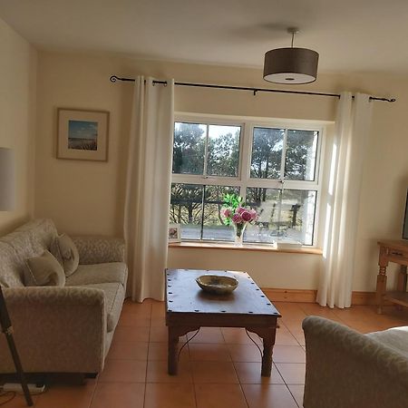 Shanakeever Farm - 2 Bedroom Apartment Clifden Szoba fotó
